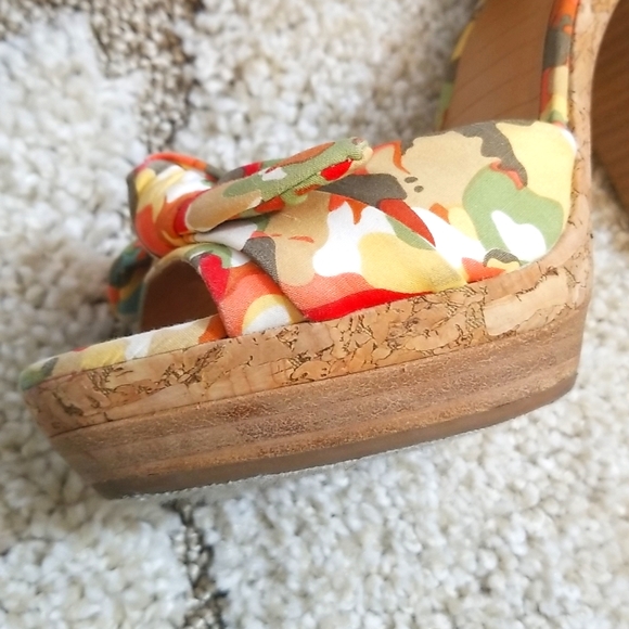 Gianni Bini floral cork style stiletto 6.5 - Picture 5 of 12